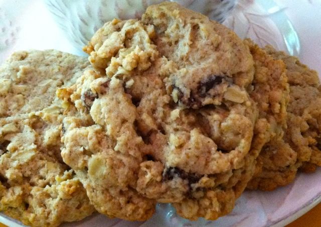vegan oatmeal raisin cookie 2